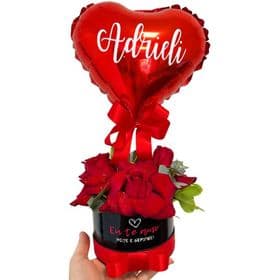 ARRANJO NO FLORAL + BALÃO PERSONALIZADO 