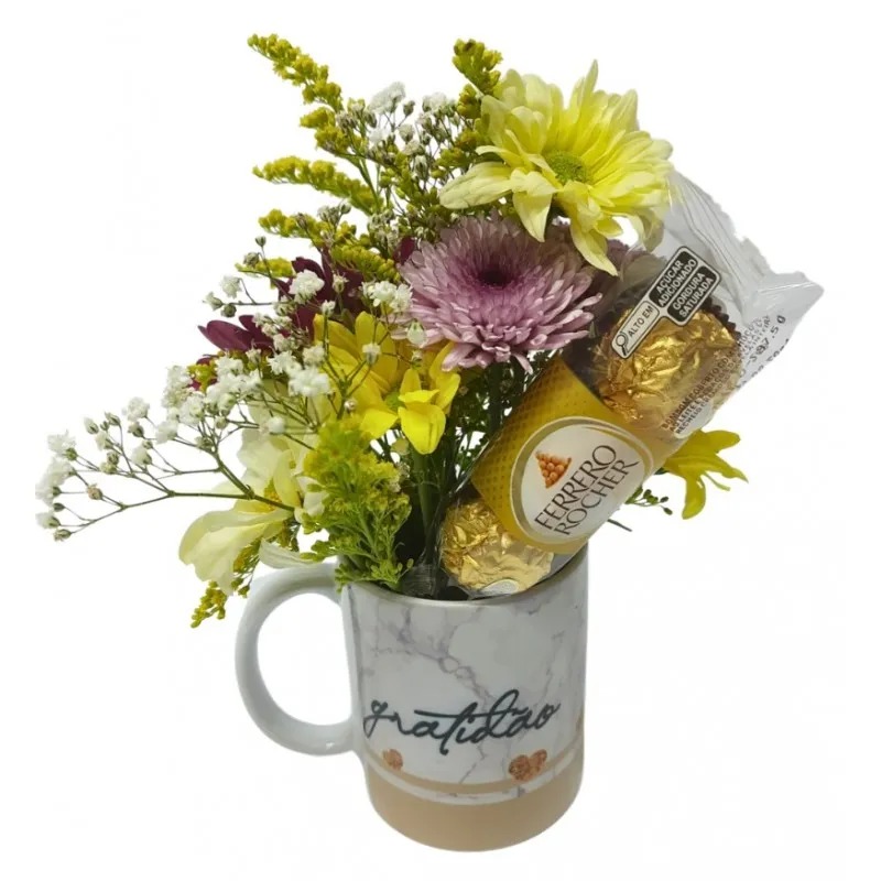 caneca  com arranjo de flores e ferreiro 