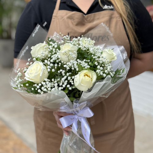 Buquê Clássico com 6 Rosas Brancas