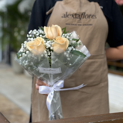 Buquê Clássico com Rosas Chá (3 Rosas)