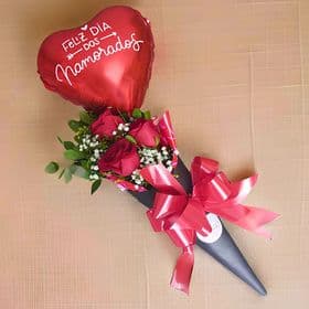 Cone de Rosas Vermelhas e Balão Personalizado