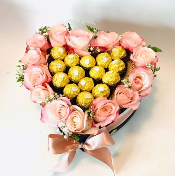 Coração Cor de Rosa e 15 Ferrero